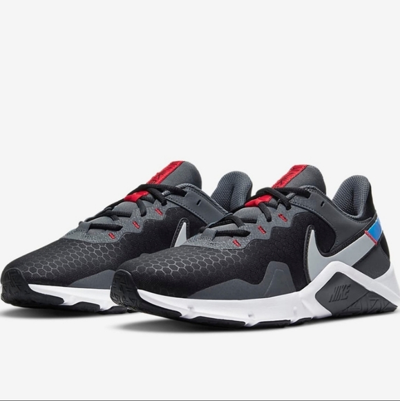 NIKE LEGEND ESSENTIAL 2 TRAINING SHOE. SIZE: 9.5